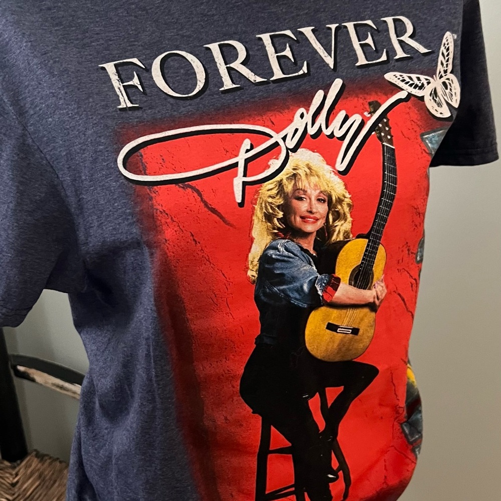 Dolly Parton soft tee size large - Picture 2 of 5